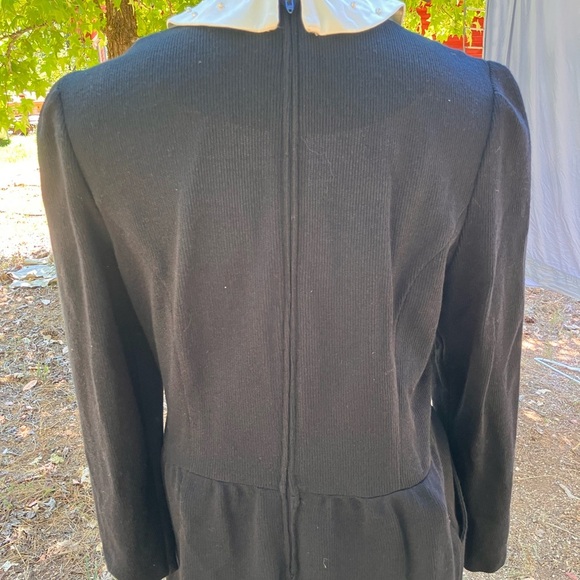 Leslie Fay Black ribbed knit Dress with White collar with pearl like beads 16 - Picture 9 of 13